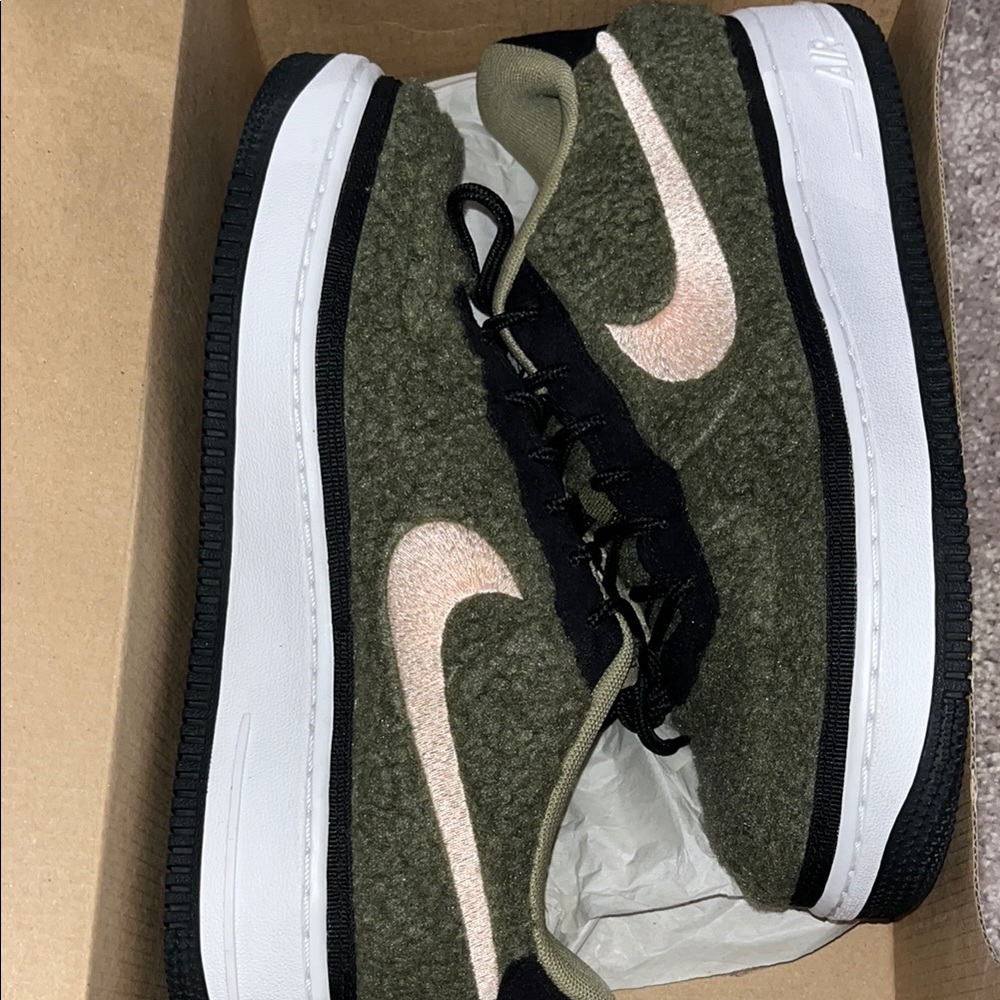 Nike Air Force 1 Olive Sneakers